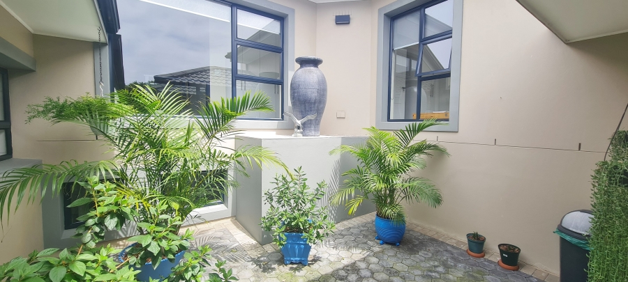 3 Bedroom Property for Sale in Village On Sea Western Cape